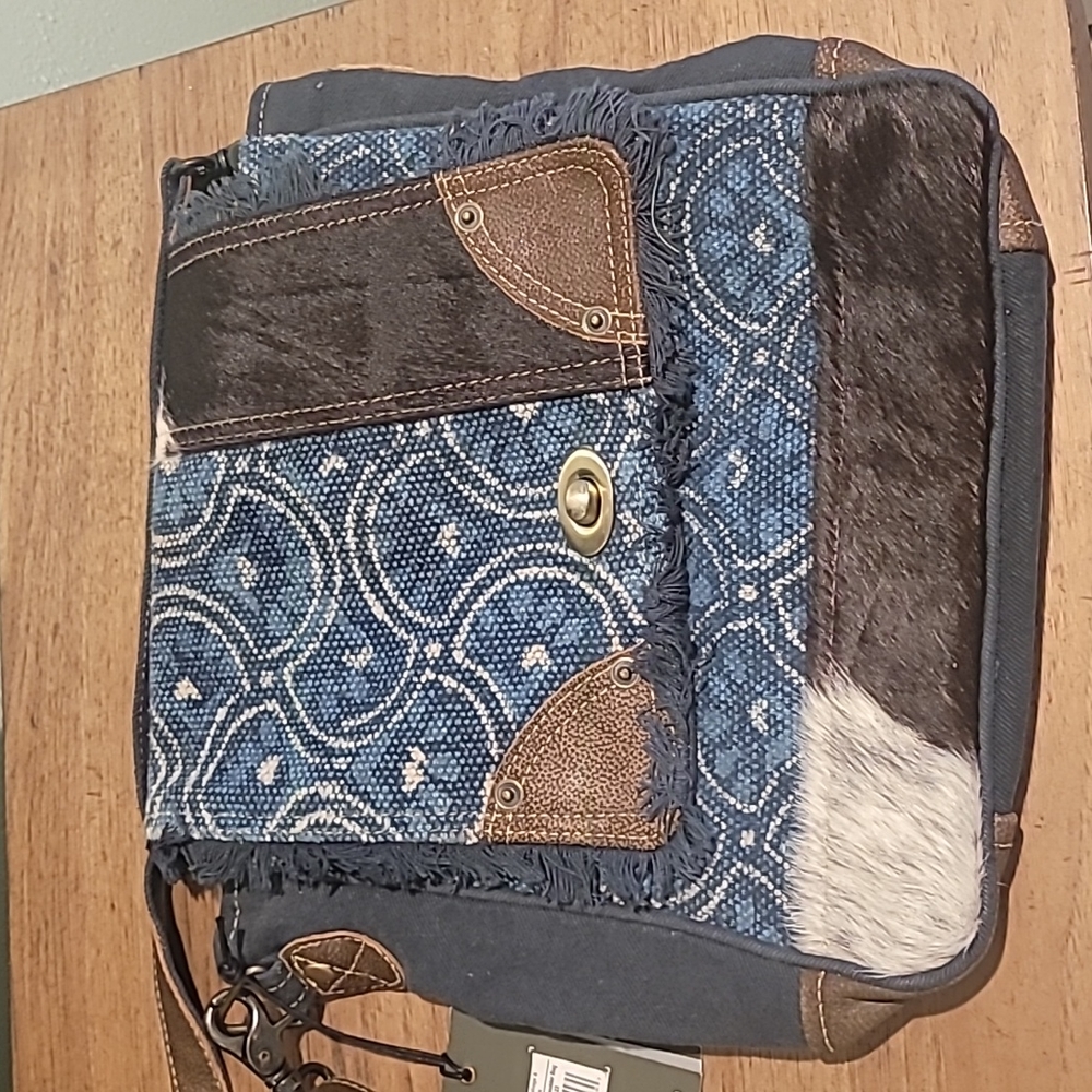 NWT Myra Blue Go Wild Shoulder Bag